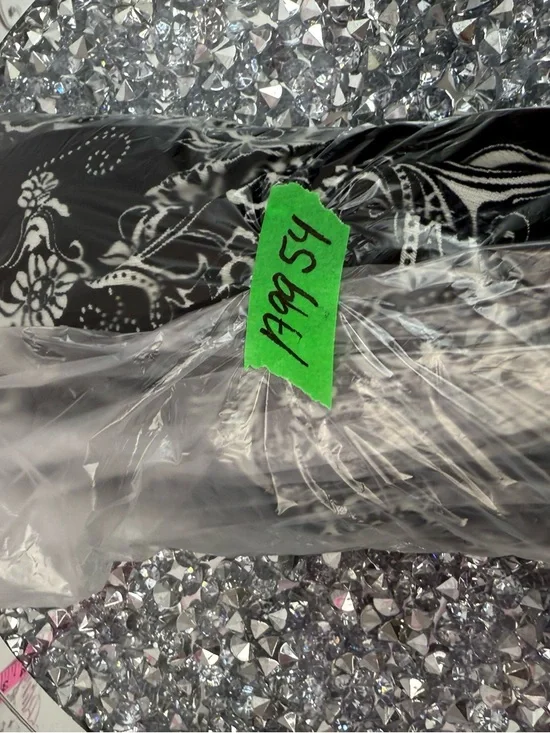 Long sleeve Black & White Long Sleeve Floral Drape Neck Women's Top Lightweight - Picture 7 of 7